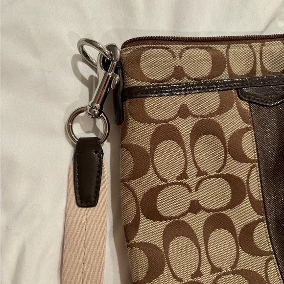 Coach Classic Design Crossbody Bag - Picture 4 of 4